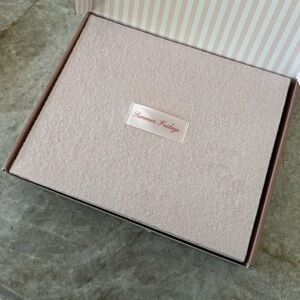 Limited Edition Summer Fridays Dewy PR Mailer